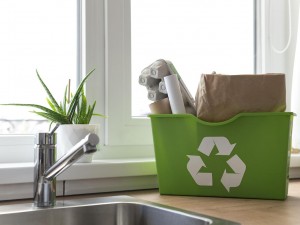 Colectează eficient deșeurilor - folosește coșuri moderne pentru reciclarea selectivă! Colectează eficient deșeurilor - folosește coșuri moderne pentru reciclarea selectivă!