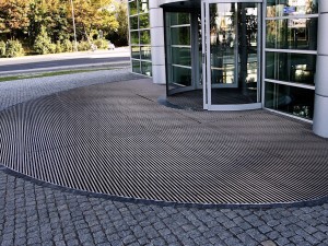 Covorașe din aluminiu pentru dotarea intrărilor în clădiri Covorașe din aluminiu pentru dotarea intrărilor în clădiri