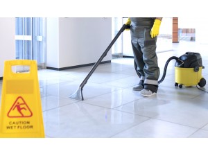 Descoperă utilajele profesionale pentru curățarea ușoară a spațiilor industriale!