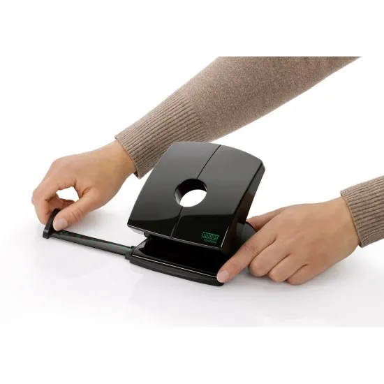 Perforator Novus B230 re+new, 30 coli, negru, 62% pp reciclat Perforator Novus B230 re+new, 30 coli, negru, 62% pp reciclat